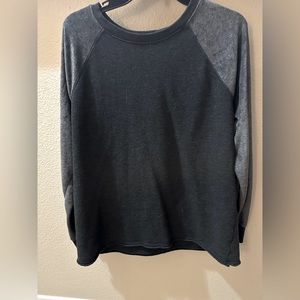 Gray long sleeve shirt